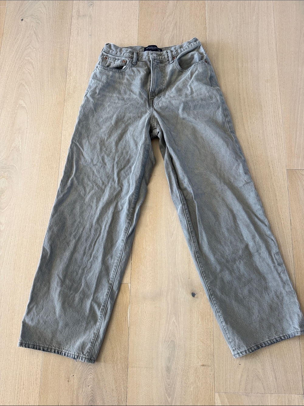 Abercrombie & Fitch Ultra Baggy Jeans in Light Gray